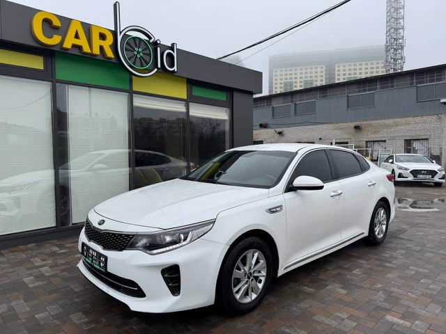 Kia Optima 2019 економний седан з клімат-контролем для прокату